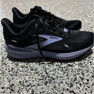 Women’s Brooks Tennis Shoes- Launch GTS 6